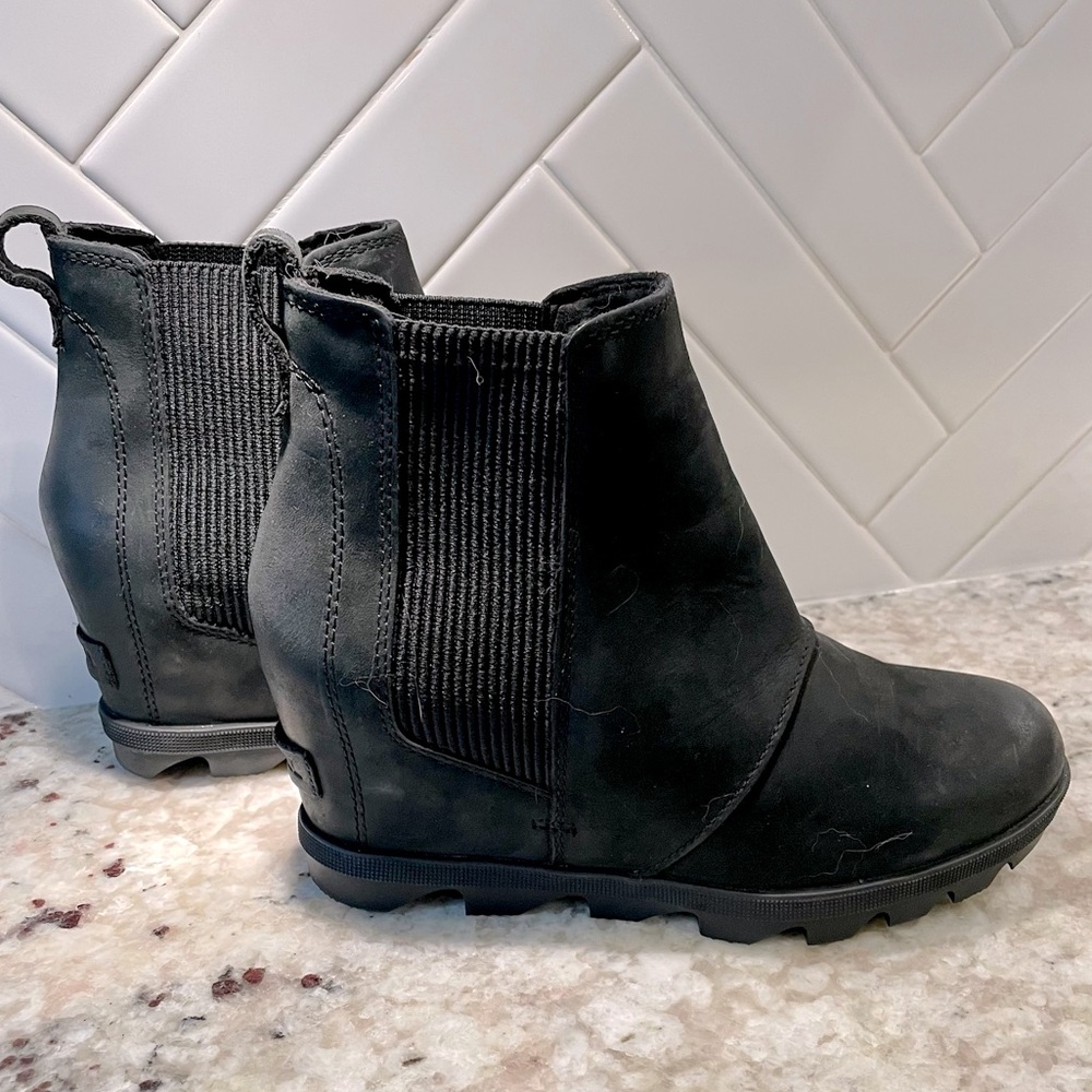 Sorel wedge boot!